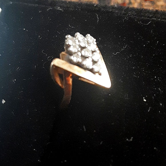 14k yellow gold ladies ring - Picture 2 of 5